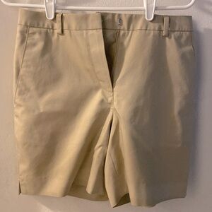 Brooks Brothers ladies khaki Bermuda in size 4